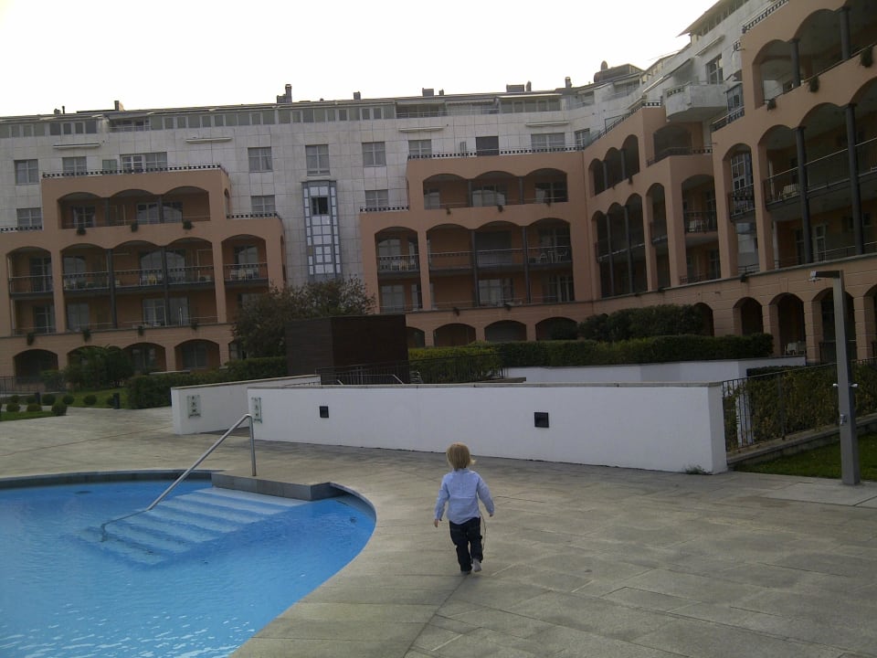 Ausssenpool und Hotel-Appartementanlage Villa Sassa