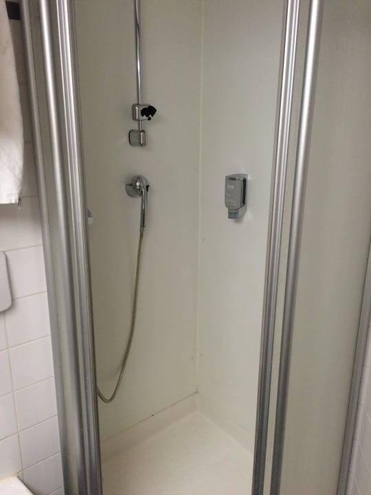 Plastikdusche IntercityHotel Hamburg-Altona