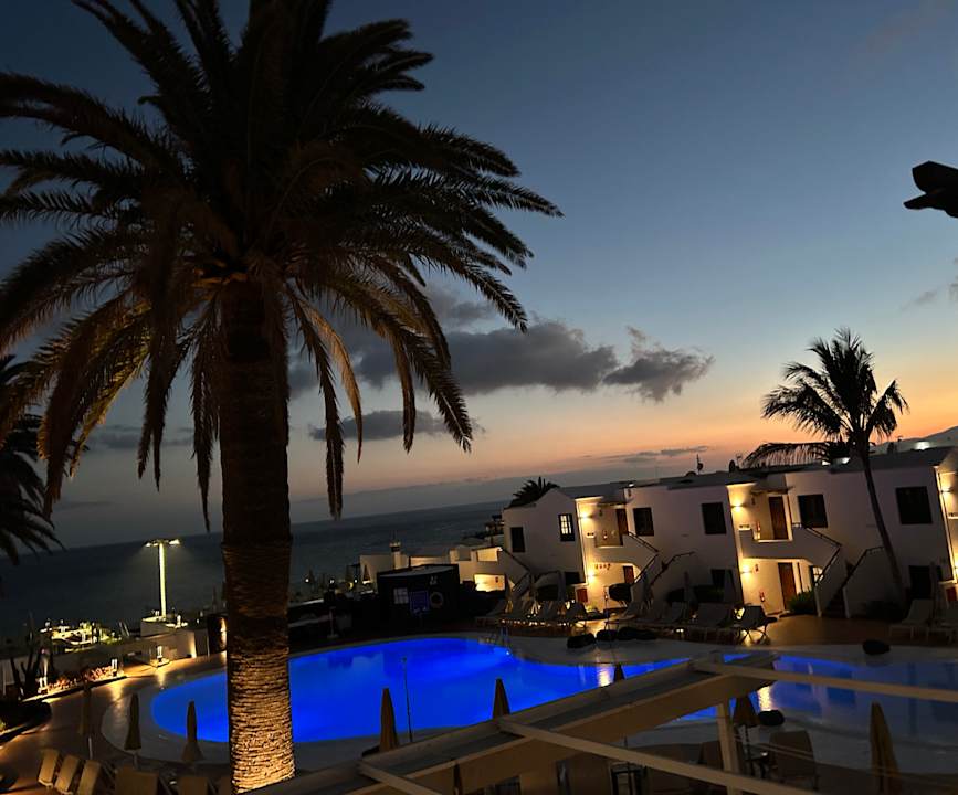 Pool R2 Bahia Kontiki Apartment