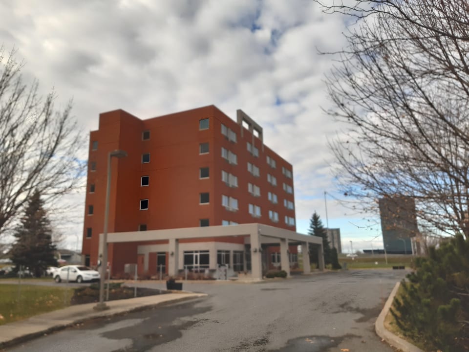 Außenansicht Hotel Dauphin Montreal Longueuil