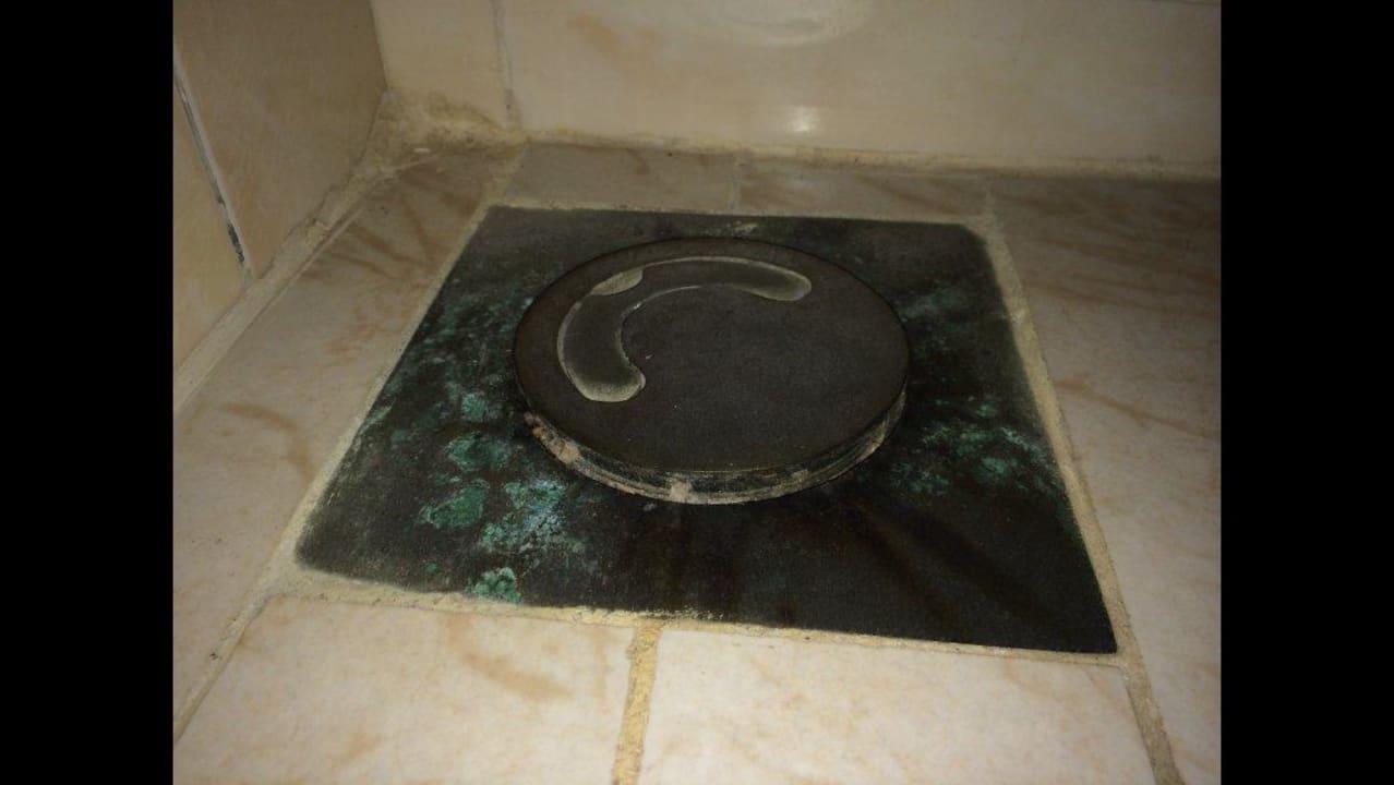 Abfluß im bad unter dem waschbecken Giftun Azur Resort