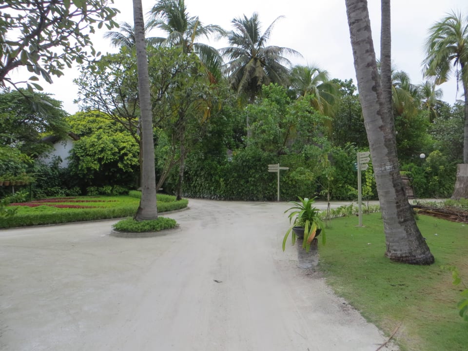 Viele Wege auf der Insel Adaaran Select Hudhuran Fushi - Premium All Inclusive