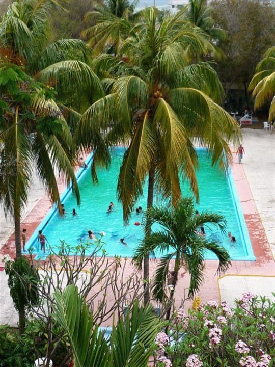 Poolanlage Hotel Guantanamo