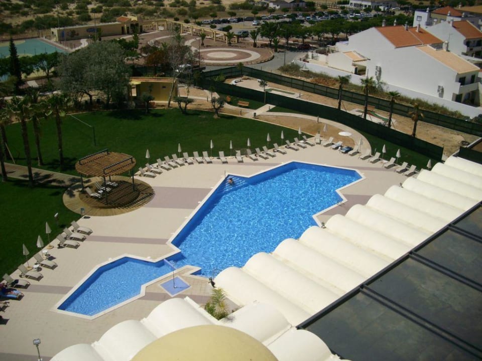 Blick aus dem 6. Stock auf den Pool Ozadi Altura Beach Resort