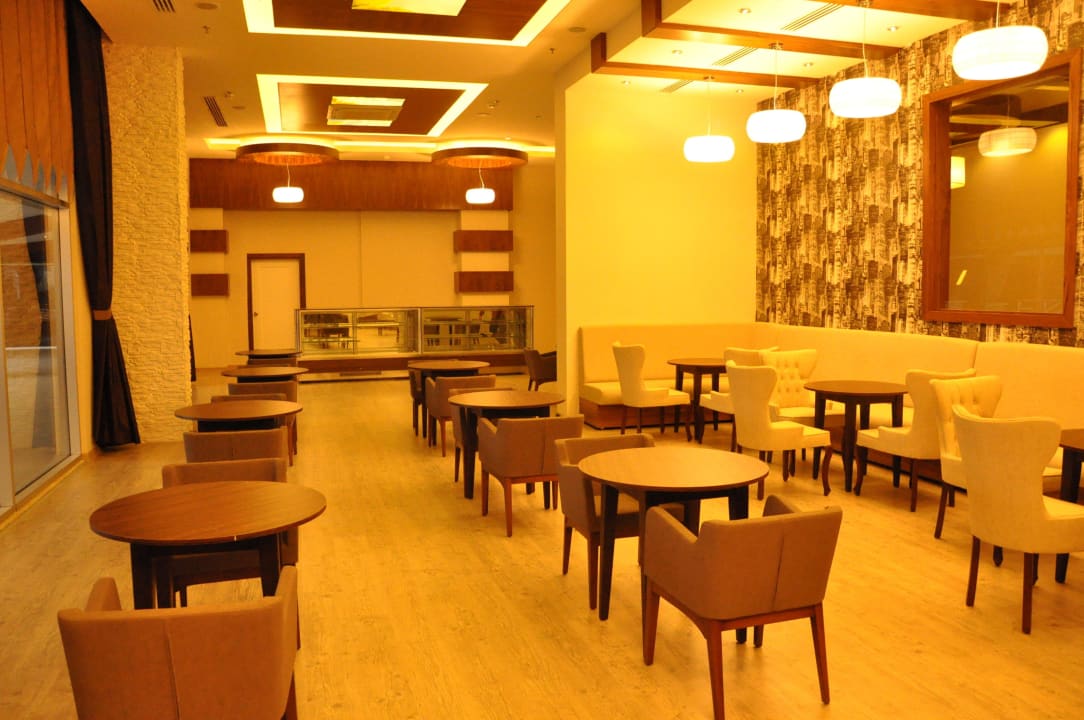 Patisserie Dizalya Palm Garden