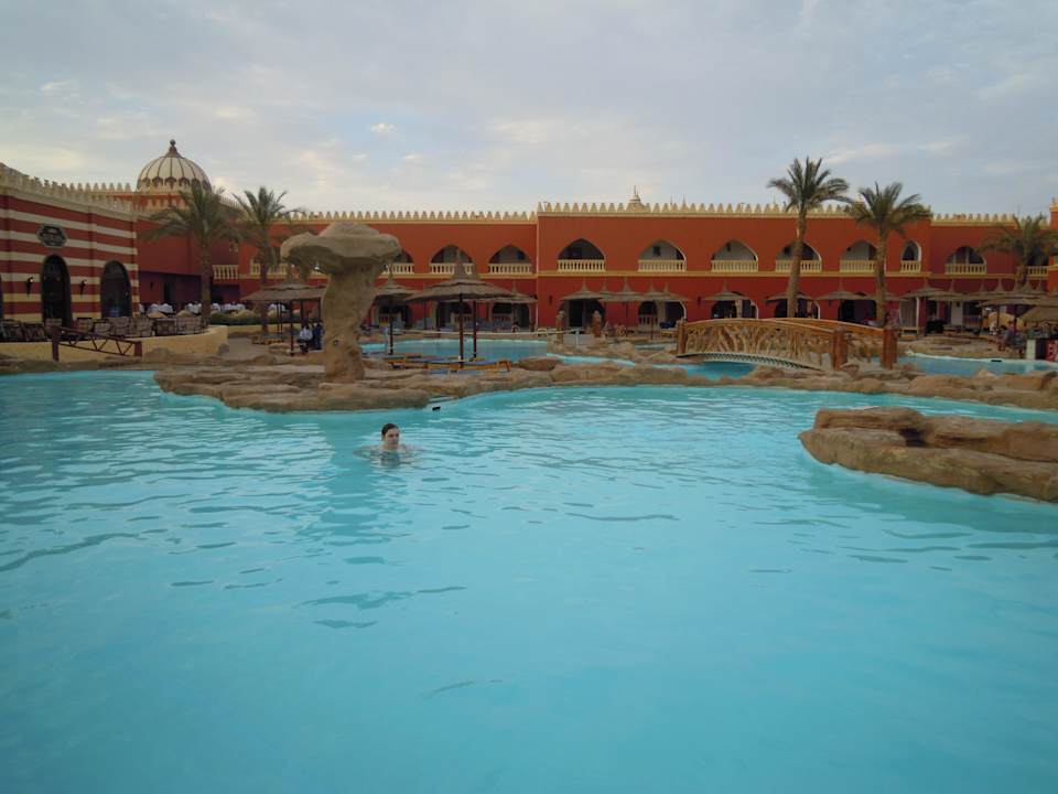 Poolanlage beheizt Pickalbatros Alf Leila Wa Leila Resort - Neverland Hurghada