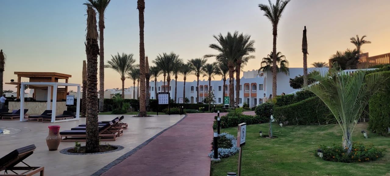 "Gartenanlage" SUNRISE Diamond Beach Resort Grand Select (Hadabat Umm