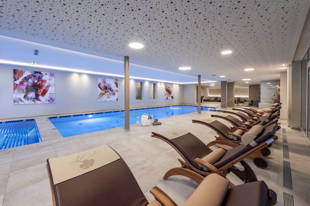 Pool Baumgartner's Blumenhotel