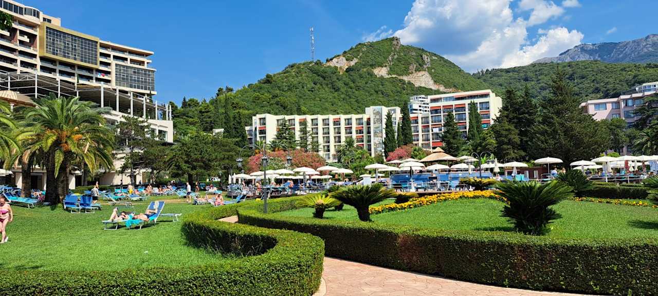 Gartenanlage Iberostar Waves Bellevue