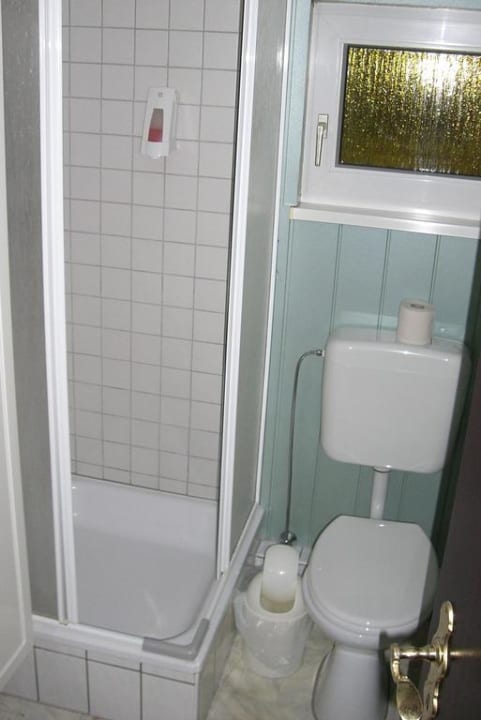 Dusche/WC im Bungalow Hotel Dresden-Domizil