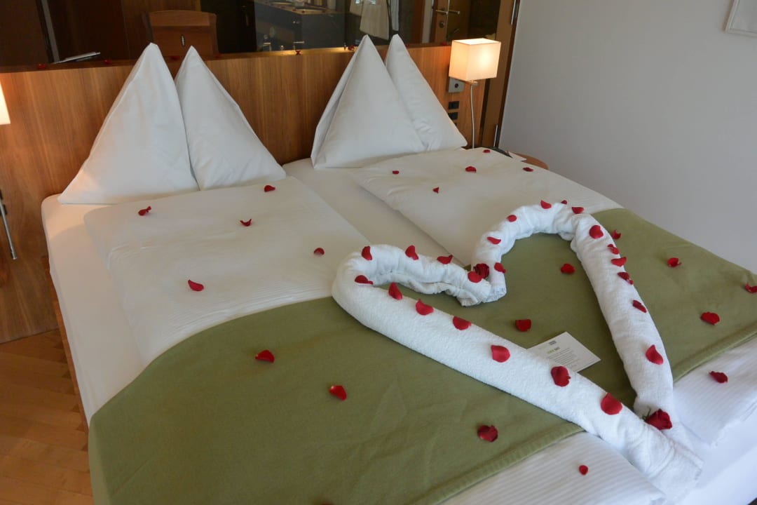 Bett am Hochzeitstag Waldhotel & SPA Davos - for body & soul
