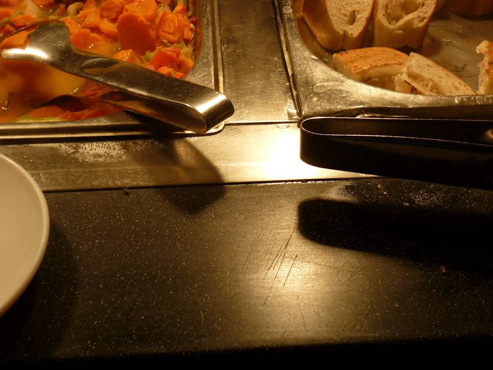 Kakerlaken am Buffet  Memories Miramar Havana