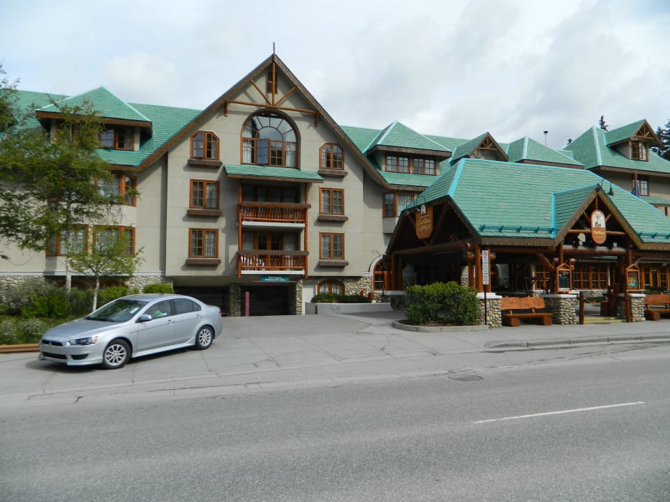 Ausfahrt aus der Tiefgarage Hotel Banff Caribou Lodge and Spa