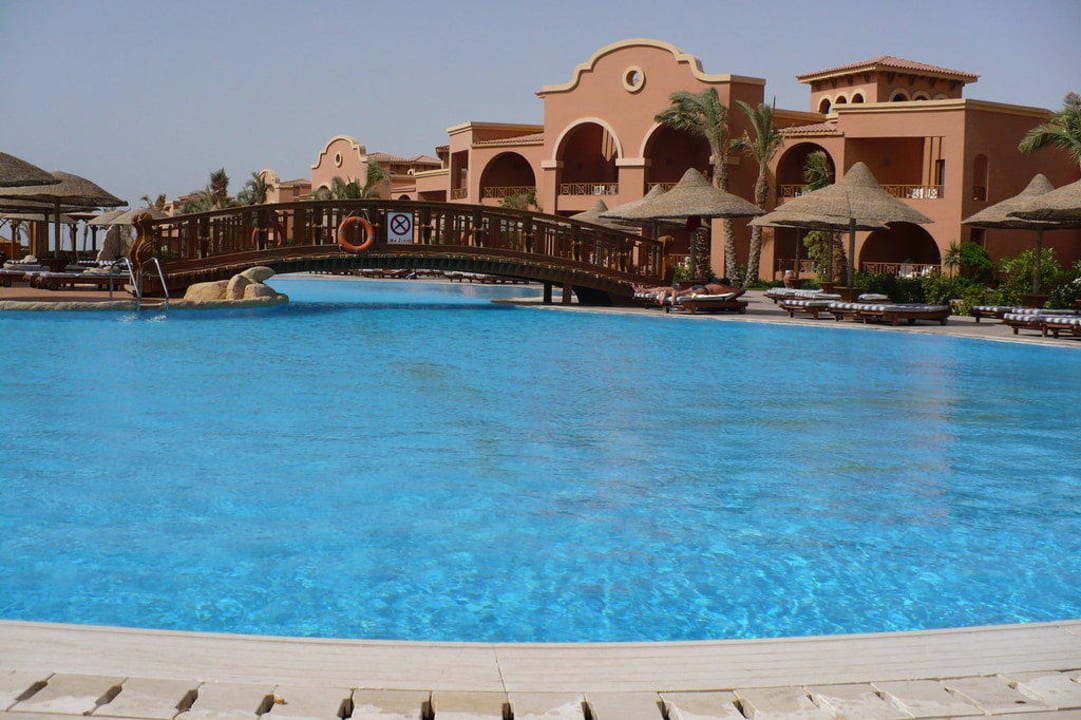 Sea Garden Resort - Pool Charmillion Gardens Aquapark