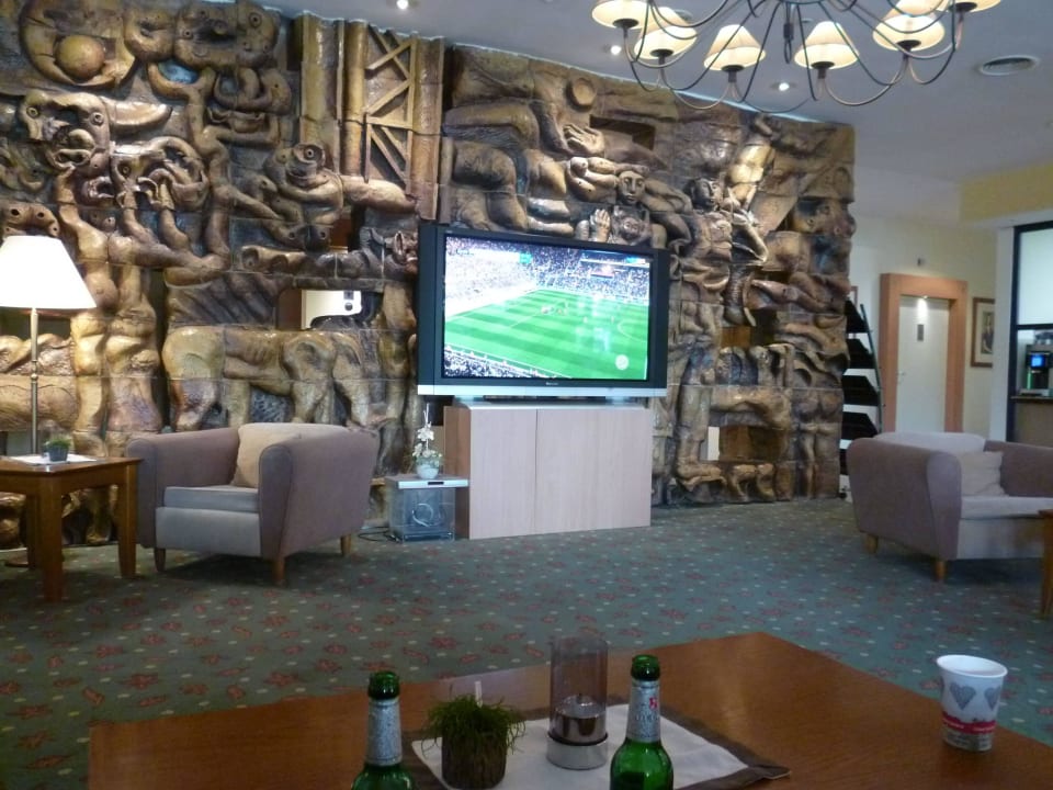 Blick in die Hotellobby AHORN Waldhotel Altenberg