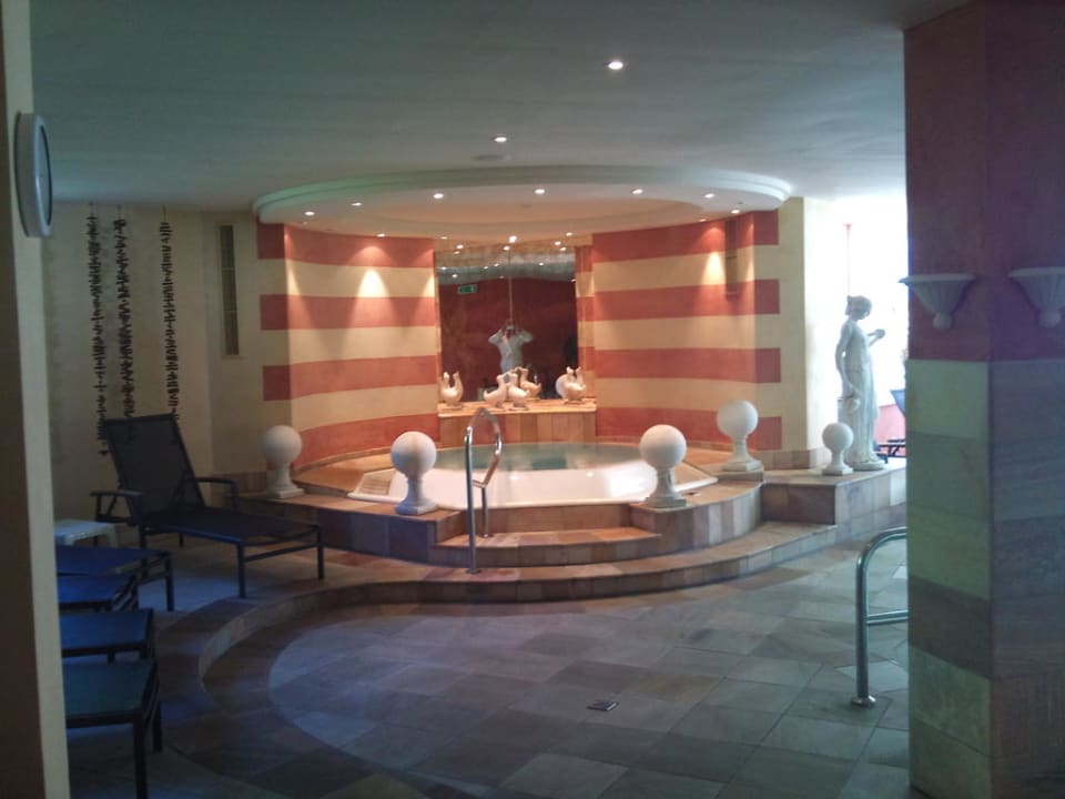 Pool Hotel Alpin Spa Tuxerhof