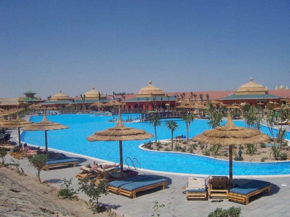 Kleiner Teil vom Hauptpool Pickalbatros Jungle Aqua Park Resort - Neverland Hurghada