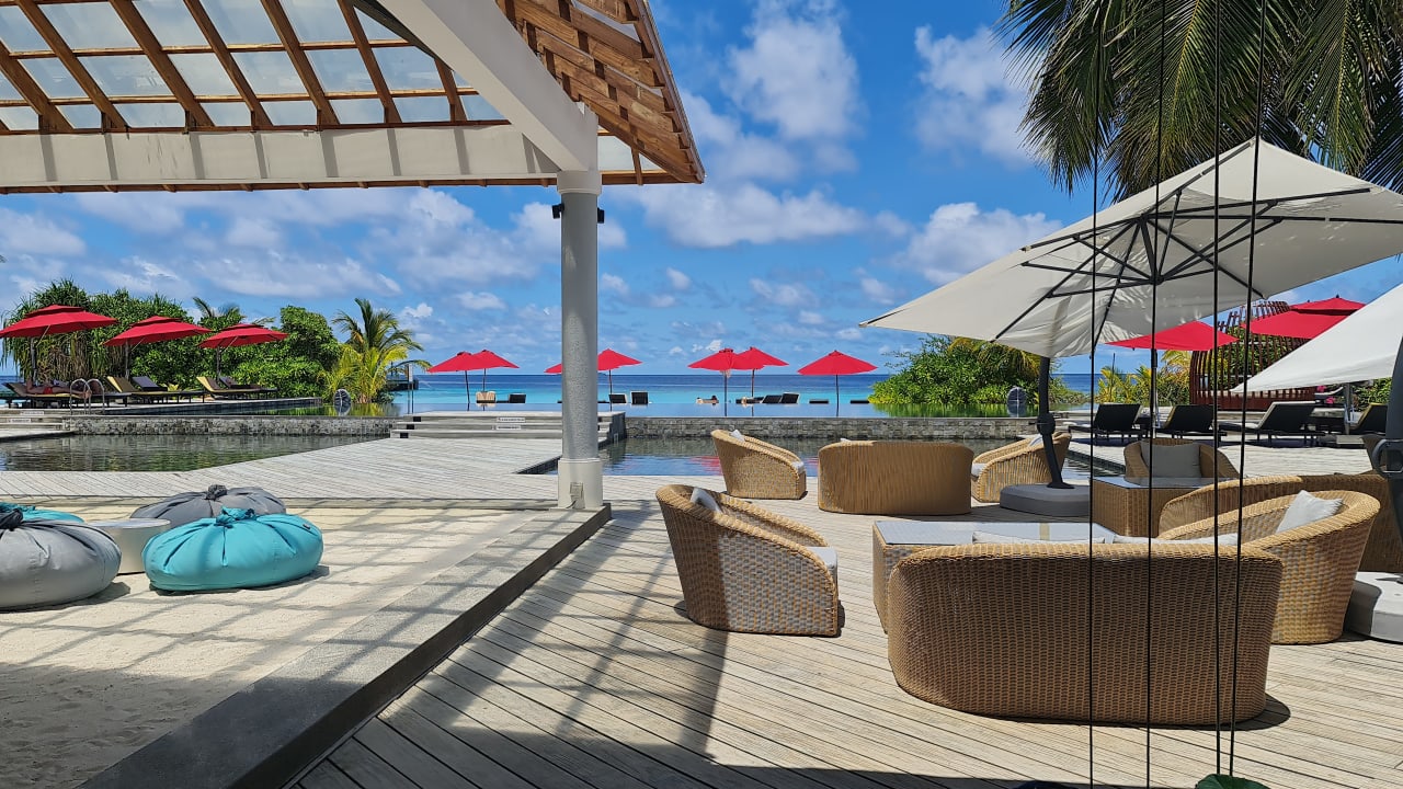 Pool NH Collection Maldives Havodda Resort