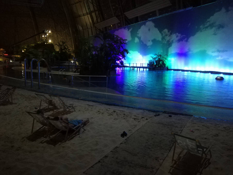 Pool Tropical Islands Resort