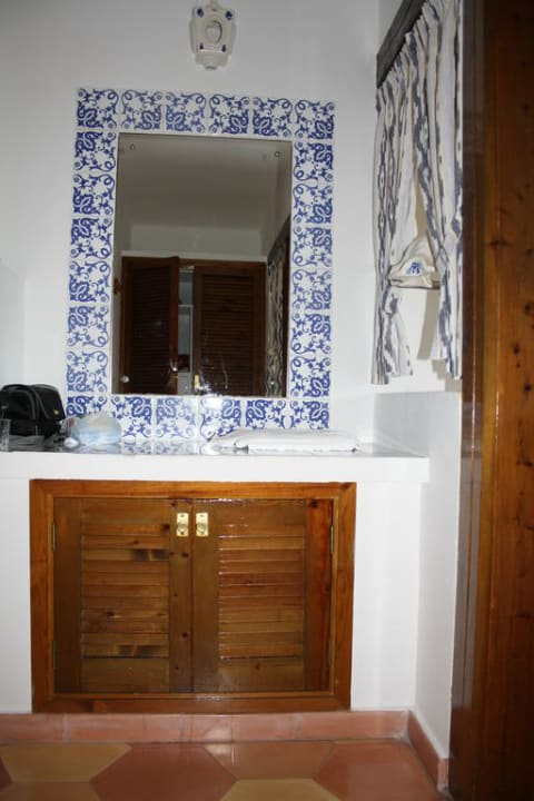 Spiegel im Schlafzimmer Hotel Aldea Cala Fornells 2