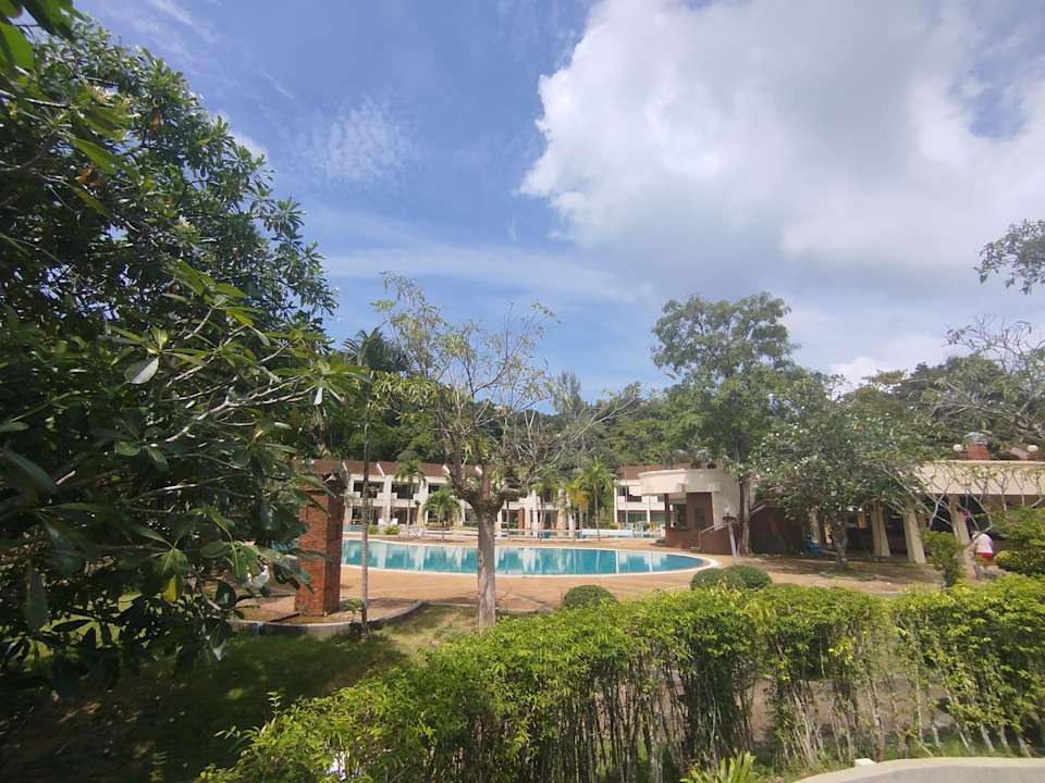 Gartenanlage Hotel and Beach Bungalow at Lanta Resort