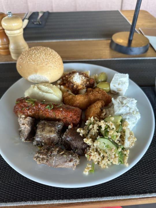 Gastro Sentido More Meni Residence & Suites