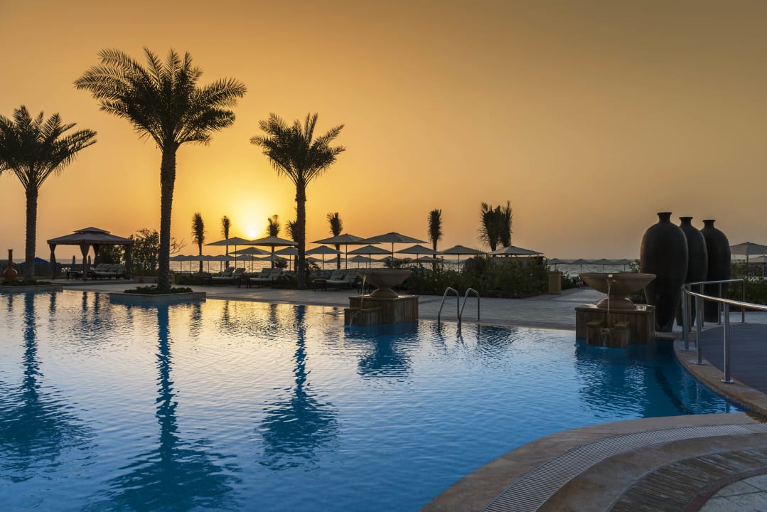 Ajman saray a luxury collection resort где находится