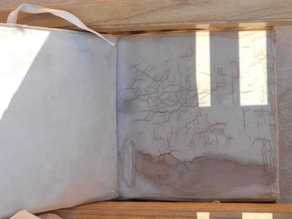 Rissige Liege auf dem Balkon Grand Waterworld Makadi & Family Star Makadi