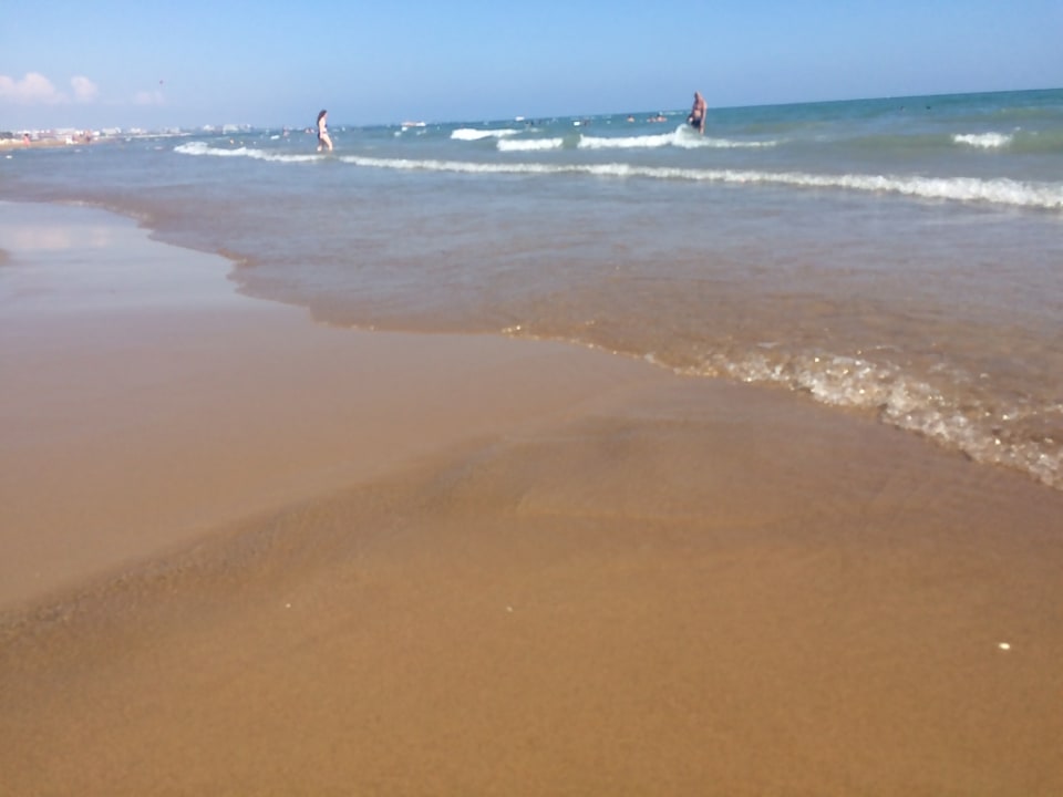 Strand Glamour Resort & Spa