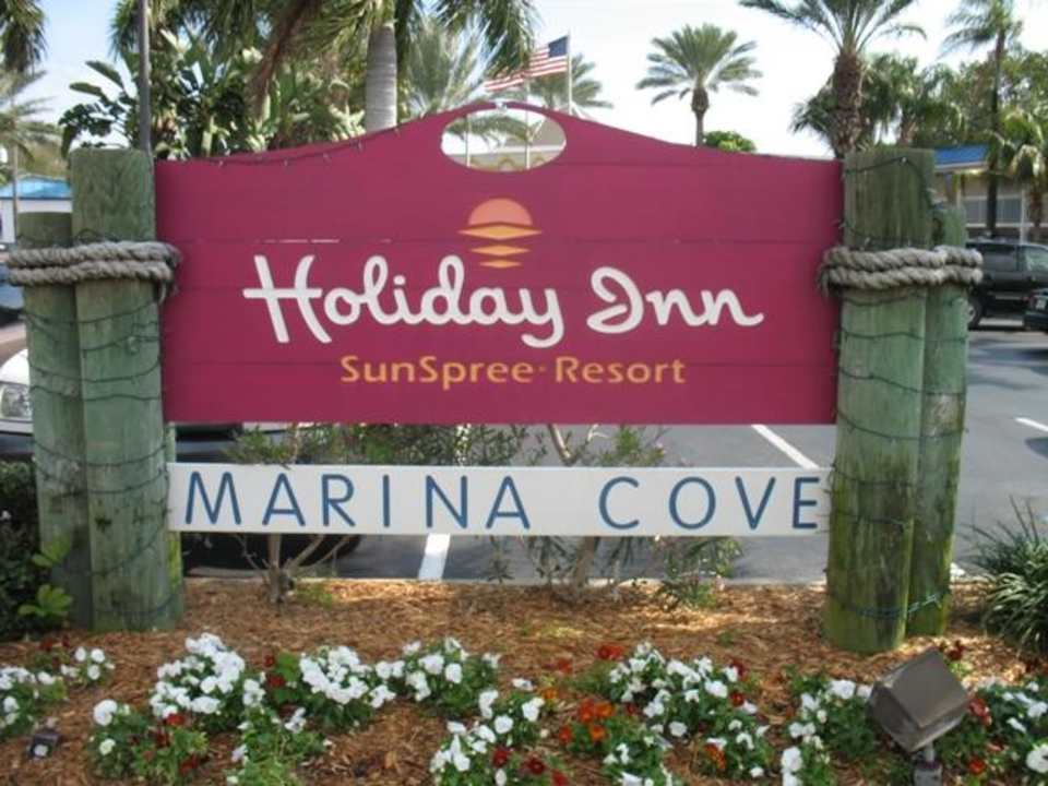 Namensschild Holiday Inn Marina Cove Hotel Magnuson Marina Cove