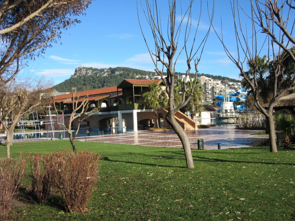 Около бассейна Limak Limra Hotel & Resort