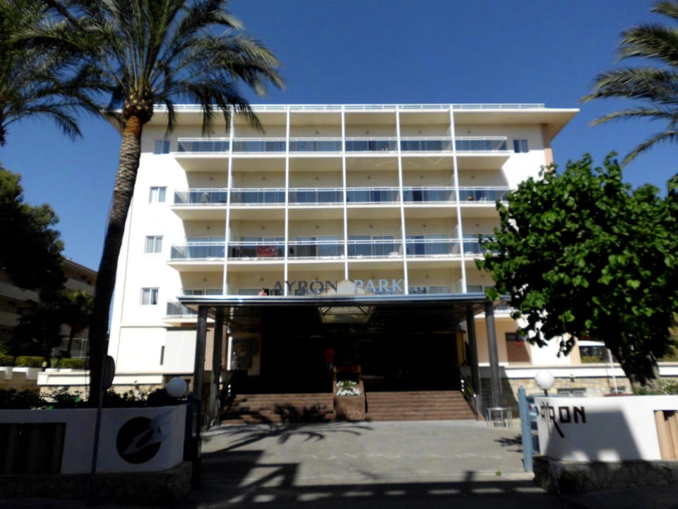 Eingangsbereich zum Hotel Hotel HM Ayron Park