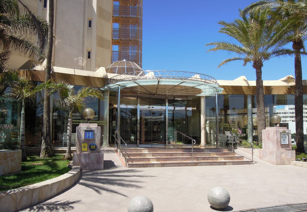 Eingang Corallium Dunamar by Lopesan Hotels