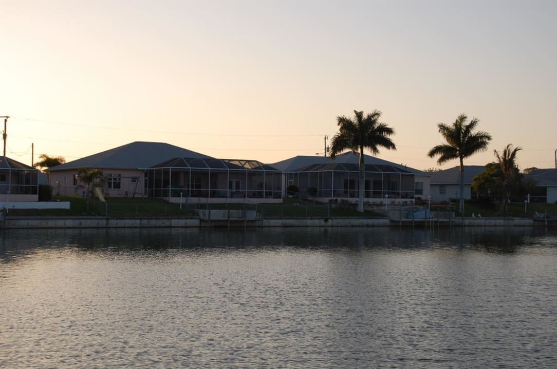 Abendstimmung über dem See Villa Lake Seabreeze