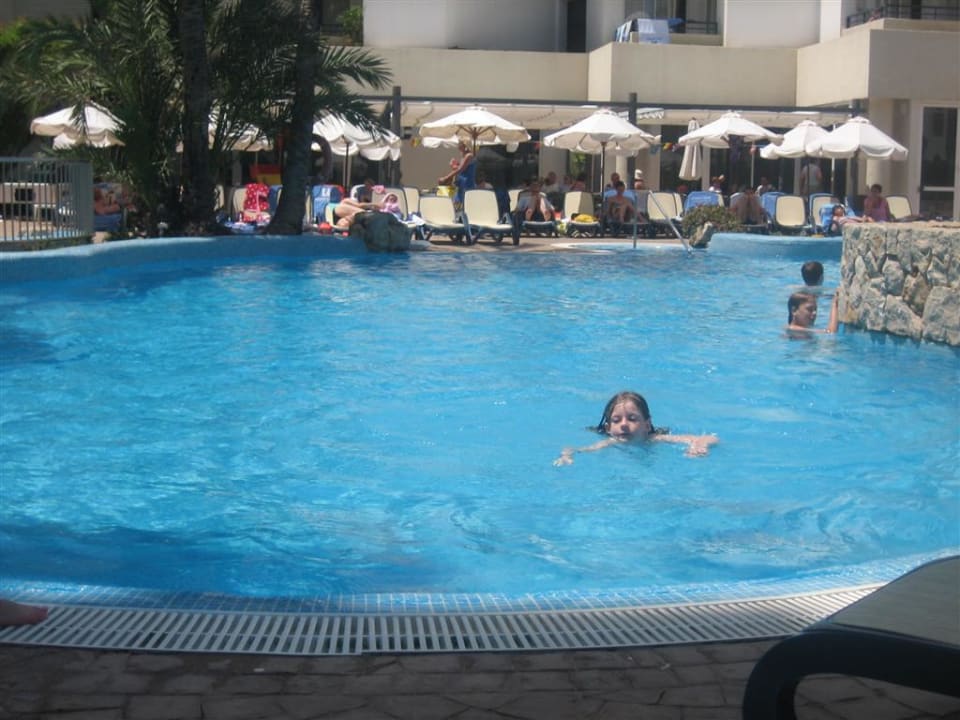 Pool 160cm tief Hipotels Bahia Grande