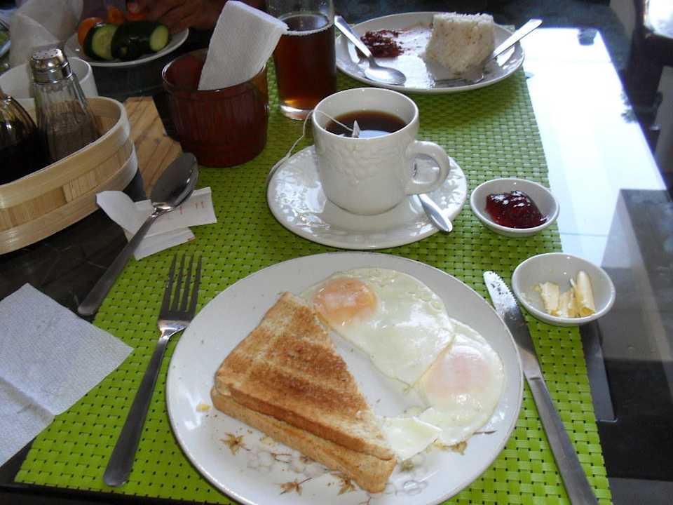 Frühstück im Cebu R Hotel Cebu R Hotel
