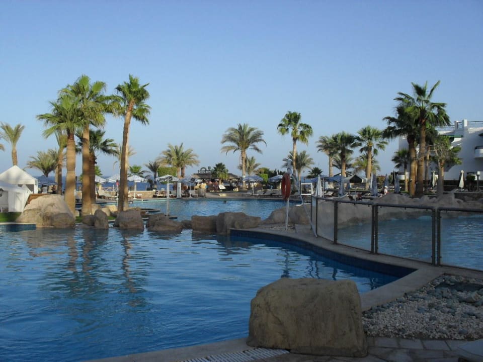 Główne baseny Safir Sharm Waterfalls Resort