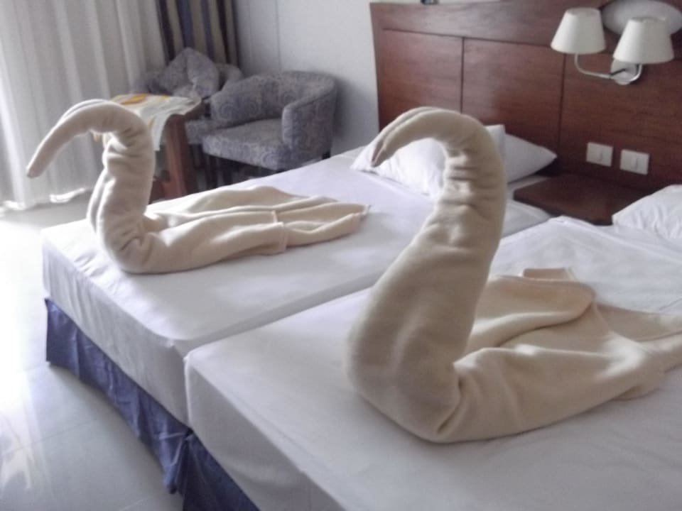 Kunst der Zimmerboys........mit Liebe gezaubert Stella Garden Resort & Spa, Makadi Bay