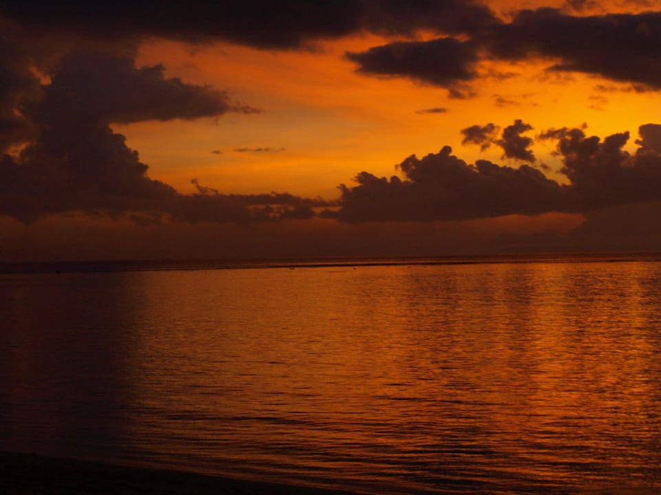Sonnenuntergang Senggigi Beach Pool Villa Club