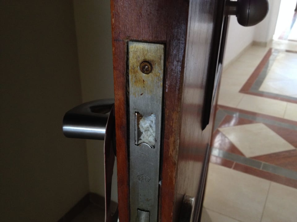 Вот так нам дверь починили Imperial Shams Abu Soma