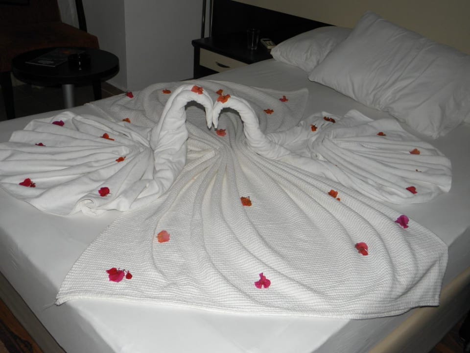 Dekoration auf dem Bett Oz Hotels Incekum Beach