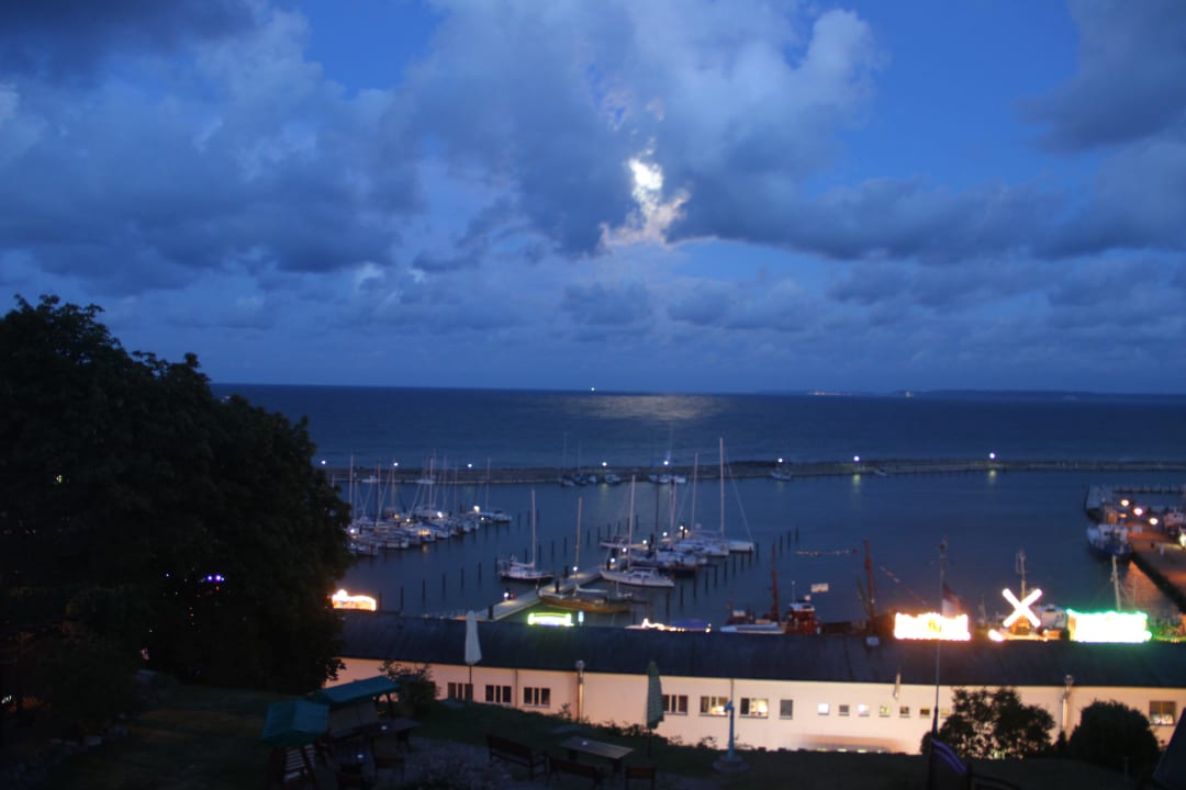 Ausblick bei Nacht Hotel Waterkant