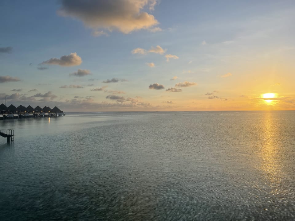 Strand Mercure Maldives Kooddoo Resort