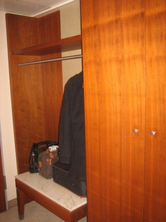 Schrank mit Ablage Wyndham Wroclaw Old Town
