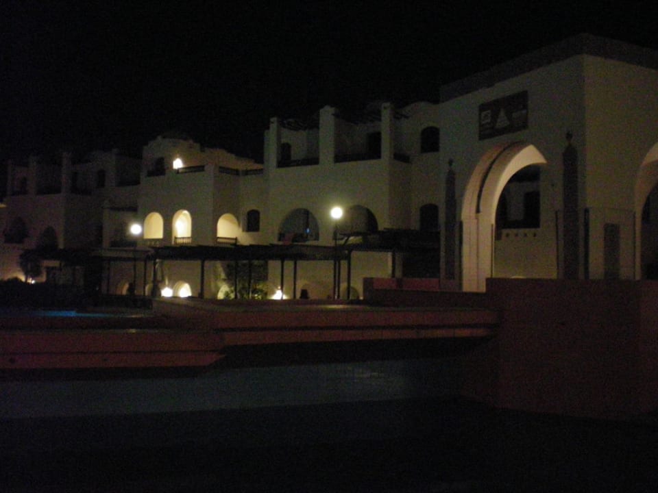 Hotelanlage bei Nacht Arabella Azur Resort