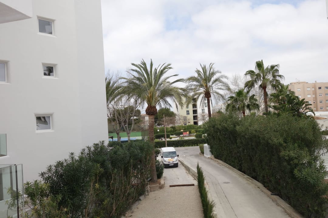 Blick aus Zimmer 212 auf die Zulieferer Anfahrt HM Balanguera Beach