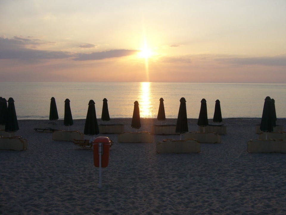 So soll ein Sonnenuntergang sein! Possidi Holidays Resort & Suite Hotel