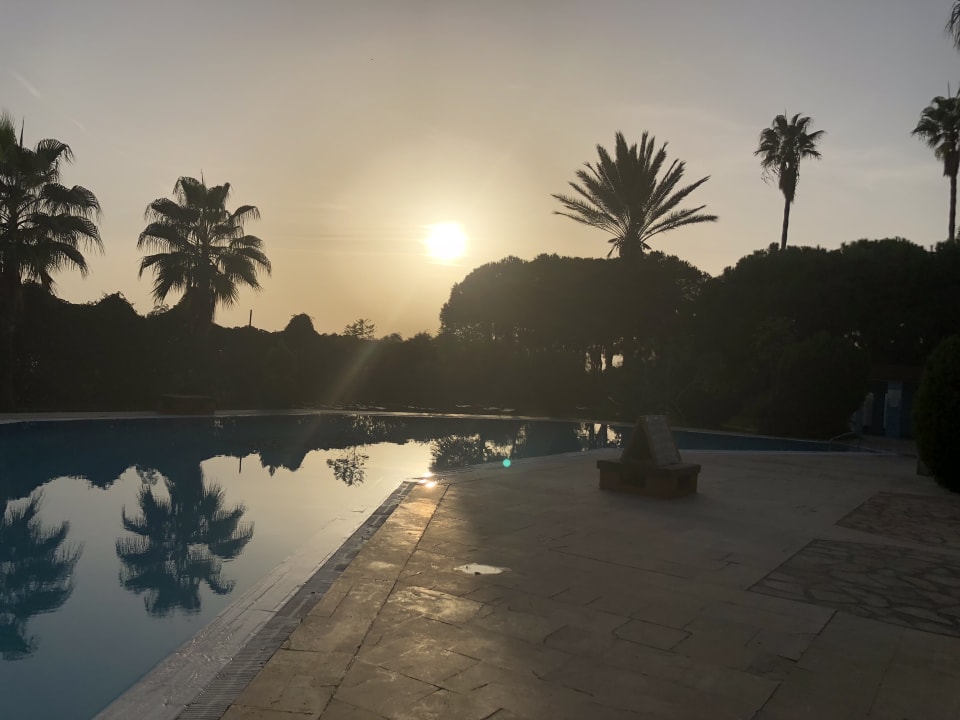 Pool Club Turtas Beach Hotel