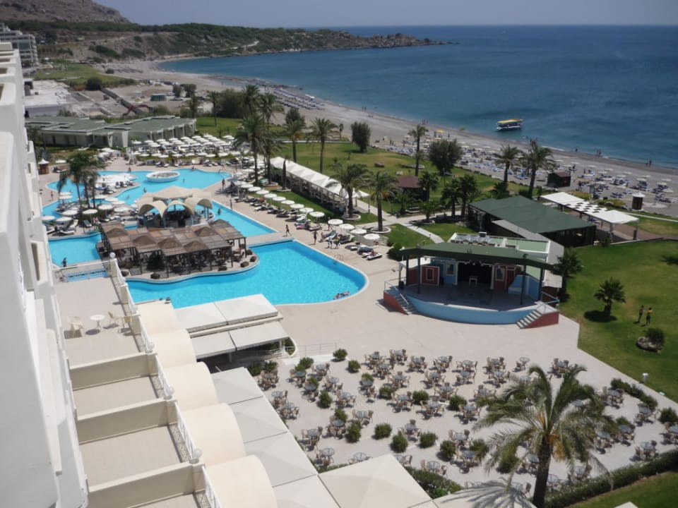 Blick auf Poolanlage von Zimmer 1508 Rodos Palladium Leisure & Wellness