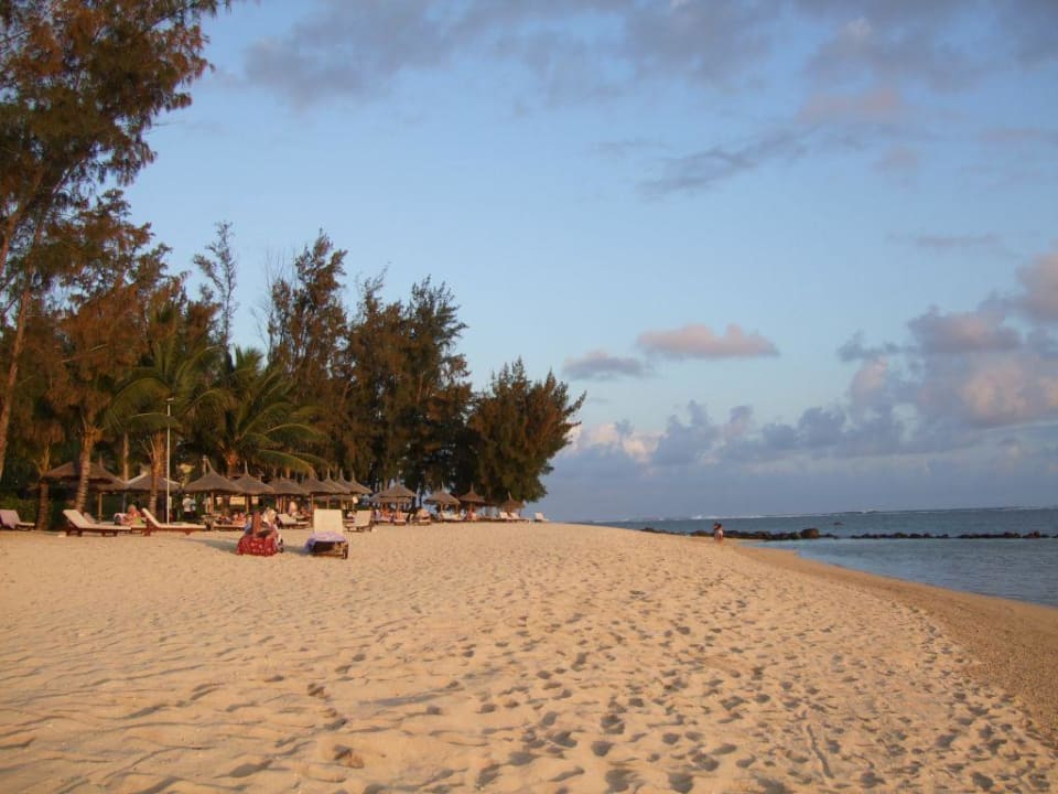 Blick auf den Strand Outrigger Mauritius Beach Resort